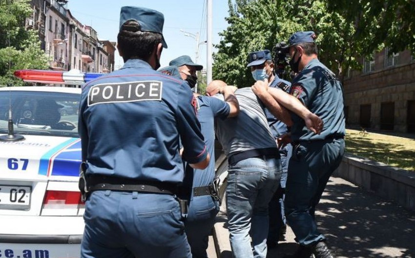Ermənistanda polis şöbəsinin rəisi və əməkdaşları saxlanılıb