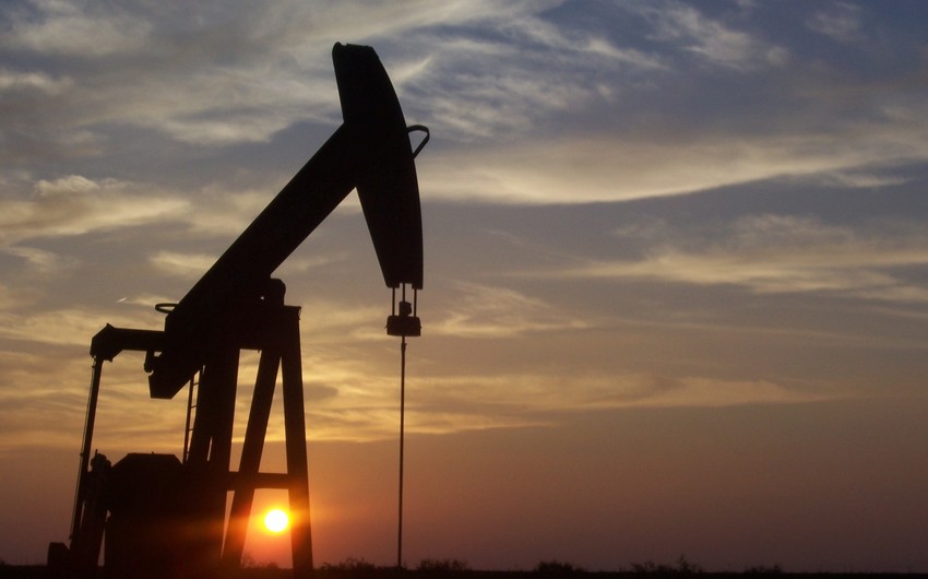 Oil prices rise on risky market sentiment