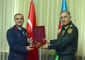 Начальник Генштаба Азербайджанской армии встретился с турецкой делегацией