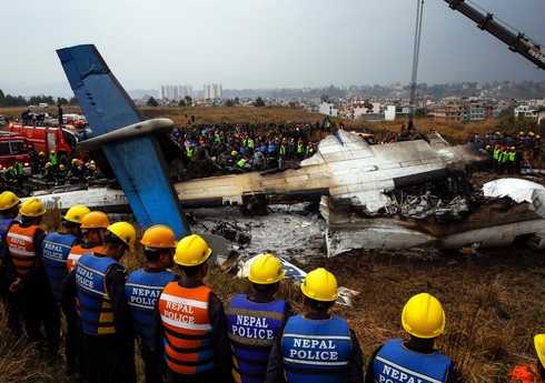 В аэропорту Непала при взлете загорелся самолет, погибли 18 человек
