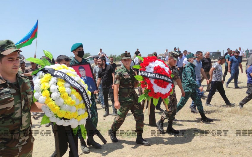 Шехида-военнослужащего ГПС похоронили в родном селе 