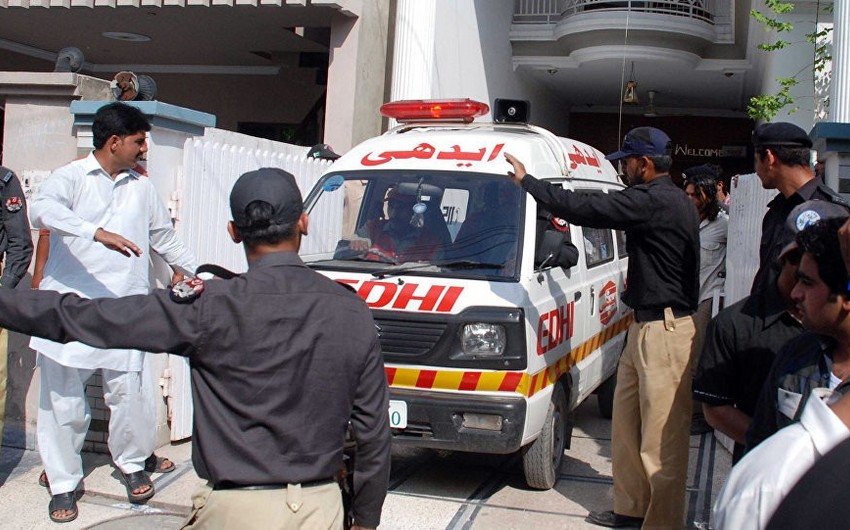 Nine people killed in Pakistan mosque explosion