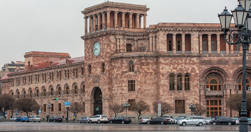 Антикоррупционный комитет Армении изучает данные о дорогом особняке Саносяна