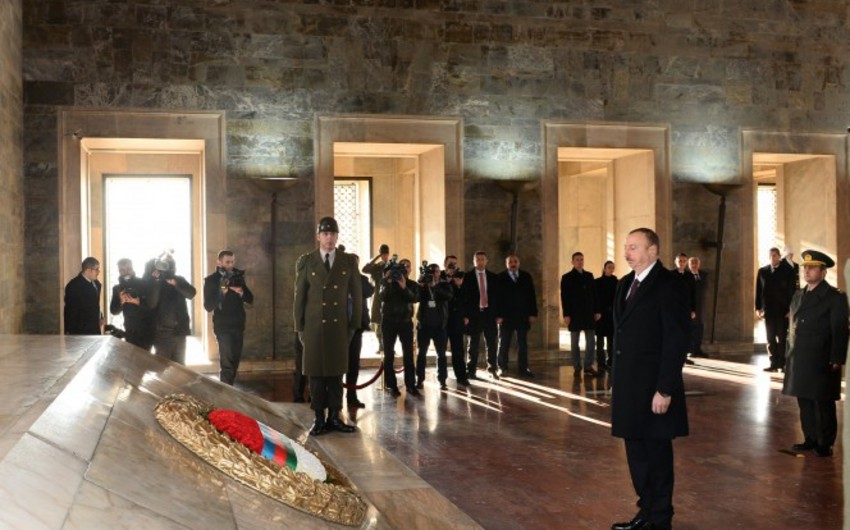 Президент Азербайджана посетил могилу Мустафы Кямала Ататюрка