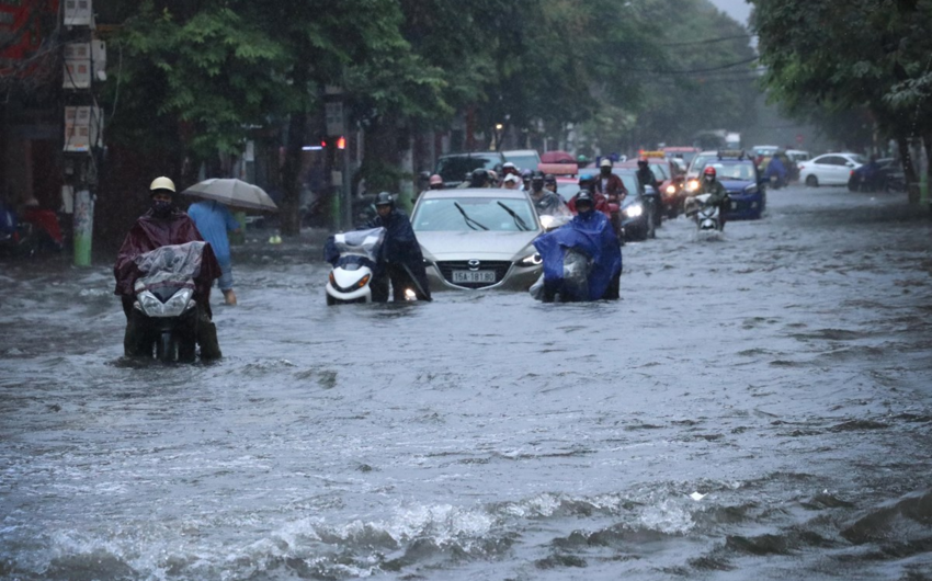 Heavy rain in Vietnam claims three lives