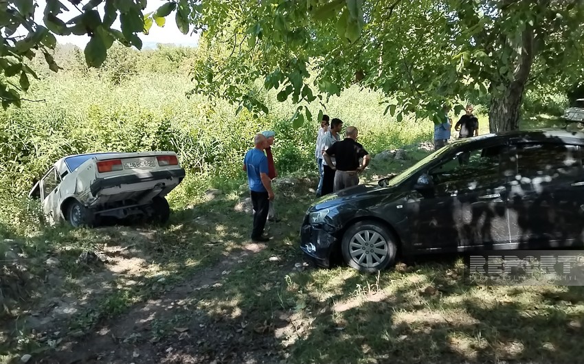 Oğuzda 3 avtomobil toqquşub, biri kanala aşıb