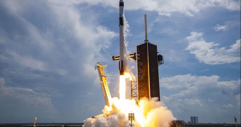 SpaceX növbəti dəfə Starlink internet peyklərini orbitə çıxarıb