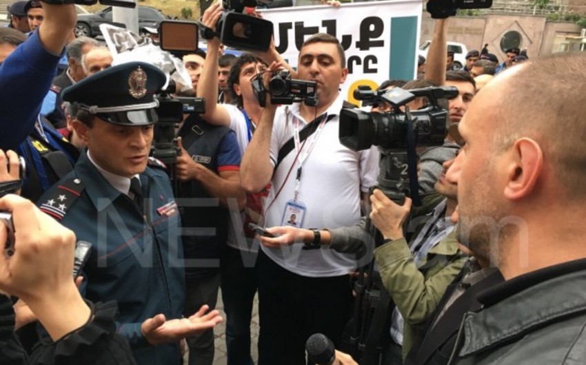 В Ереване стартовала акция протеста с требованием отставки министров иностранных дел и обороны