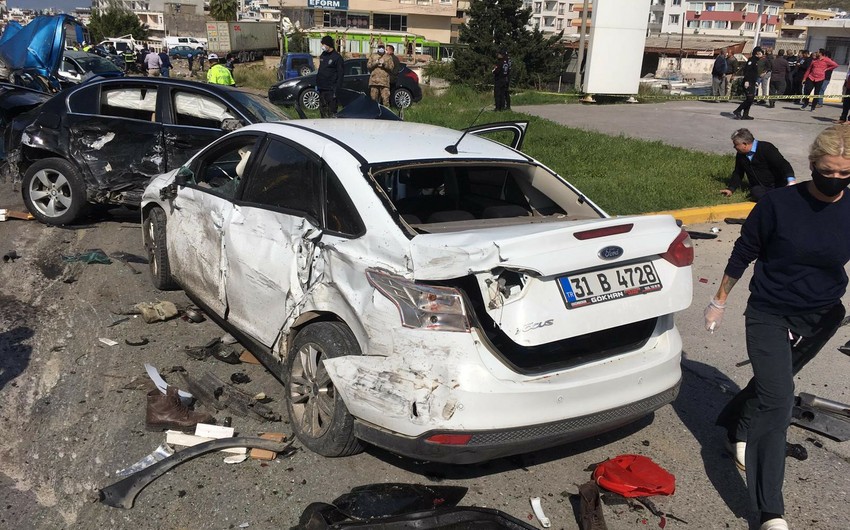 Türkiyədə yol qəzasında 5 nəfər öldü, 15 nəfər yaralandı