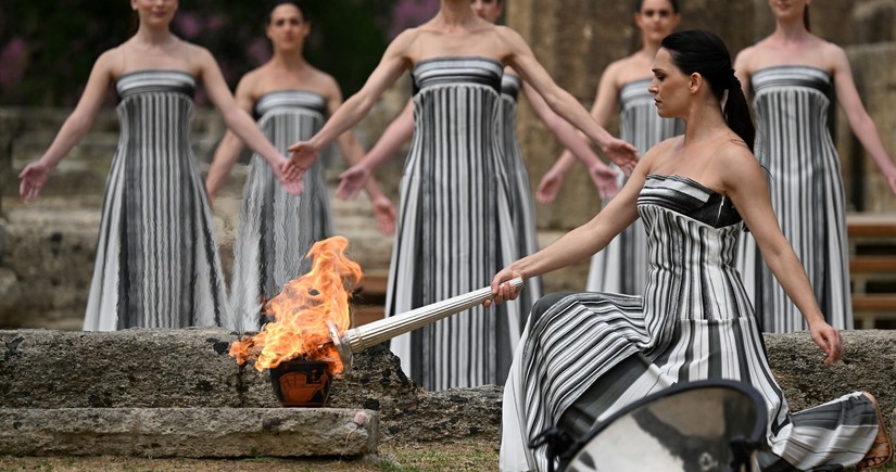 В Древней Олимпии зажгли огонь летней Олимпиады в Париже