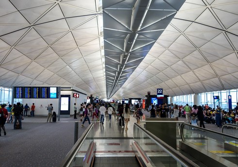 Аэропорт Гонконга запретит транзит пассажиров из 150 стран и регионов
