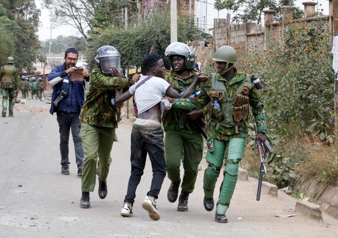 Полиция Кении запретили антиправительственные протесты в центре Найроби
