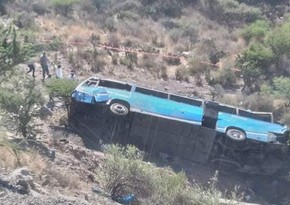 В Мексике при падении автобуса с мигрантами в овраг погибли шесть человек