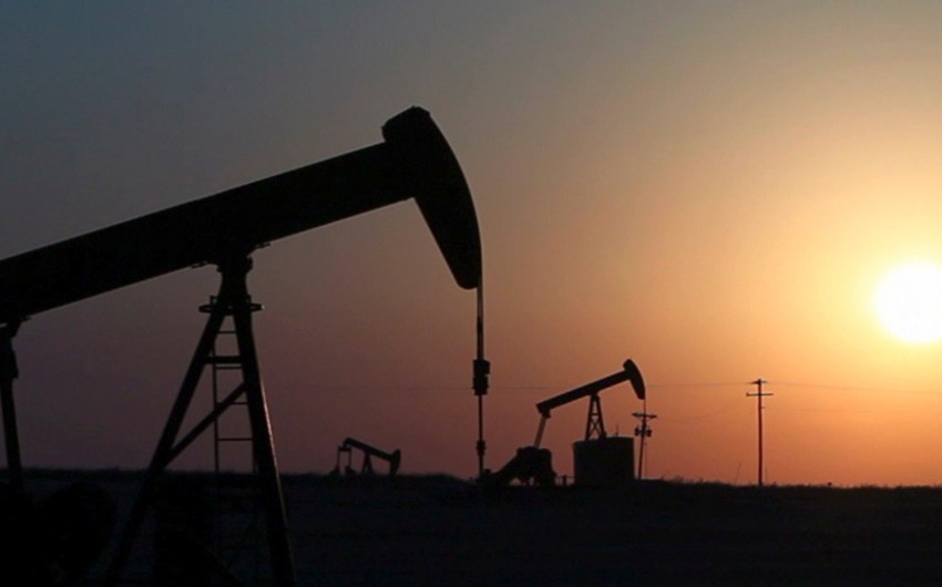 Azeri oil price reduces by 2,3%