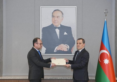 Джейхун Байрамов принял посла Болгарии