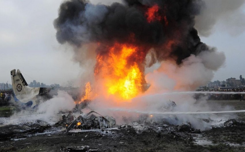 Военный самолет разбился в Конго: экипаж погиб