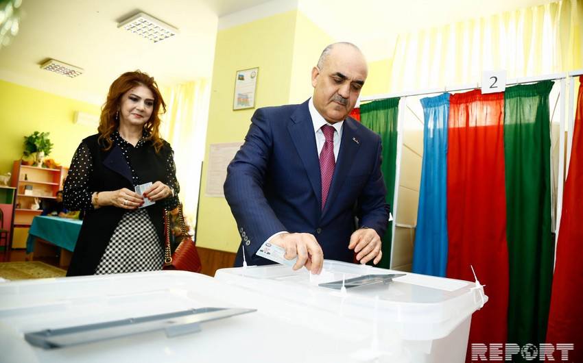 Салим Муслимов проголосовал на выборах президента Азербайджана