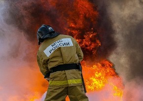 При пожаре в частном доме в РФ погибли три человека