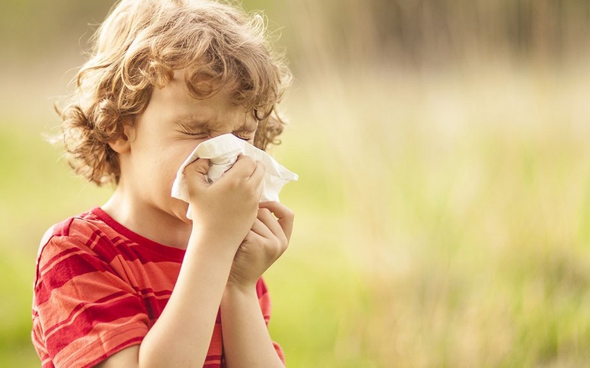 Mövsümi allergiya ilə koronavirusun əlamətlərinin fərqi açıqlandı