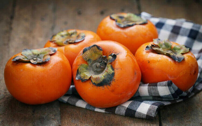 Azerbaijani persimmon exporters face serious problems in sale markets