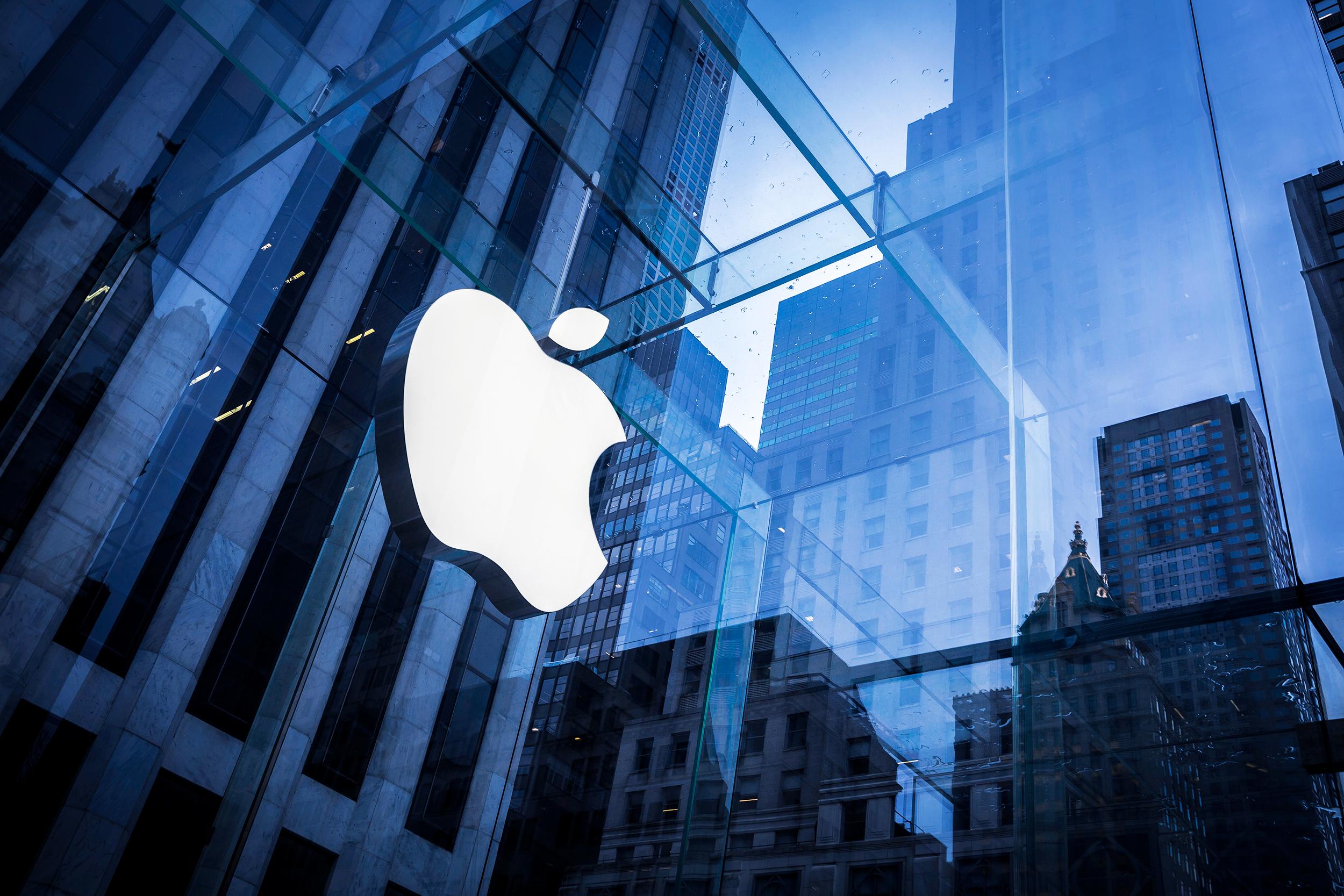 Компания Apple стала самой дорогой компанией в мире