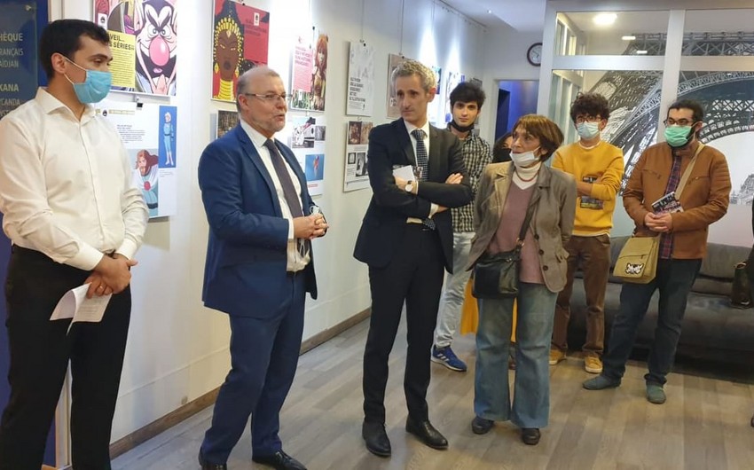 Французский институт в Азербайджане провел выставку, отражающую 100-летнюю историю анимационных фильмов