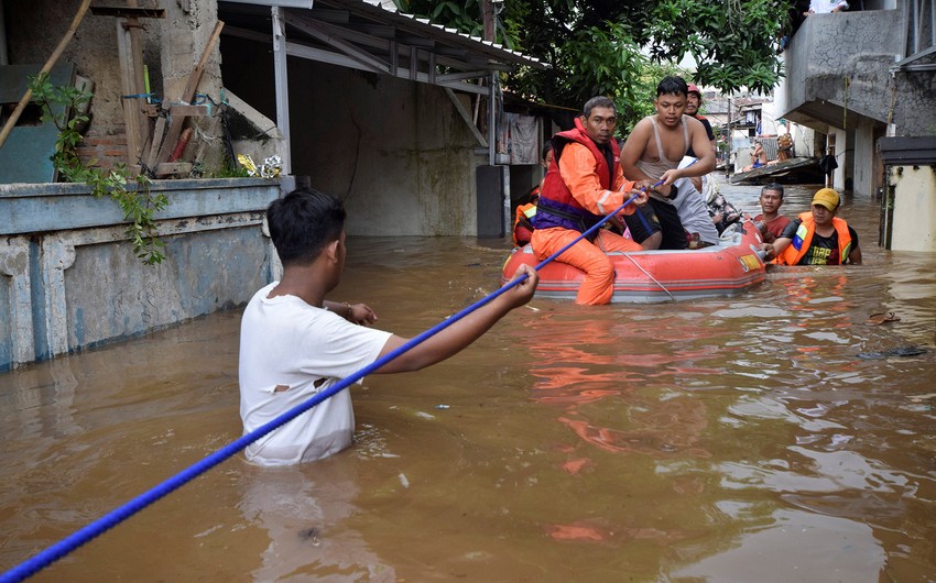 В Индонезии из-за наводнений погибли пять человек 