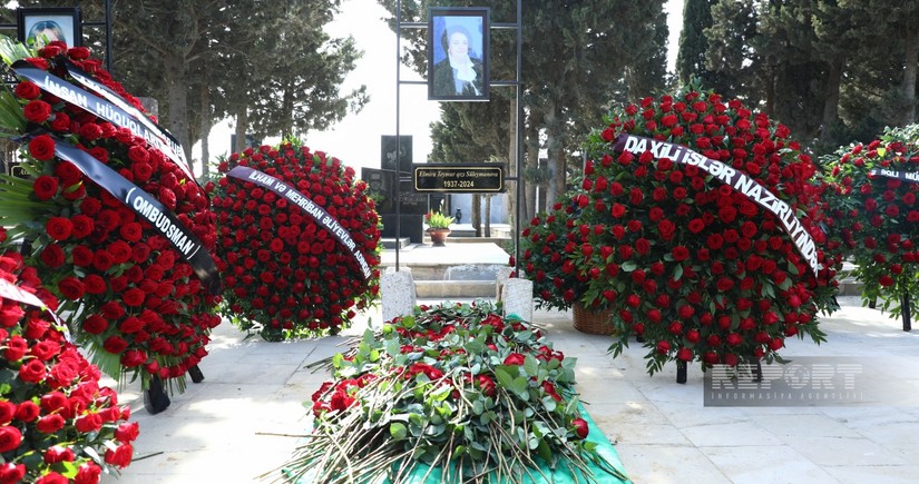 Ильхам Алиев и Мехрибан Алиева направили венок на церемонию похорон Эльмиры Сулеймановой