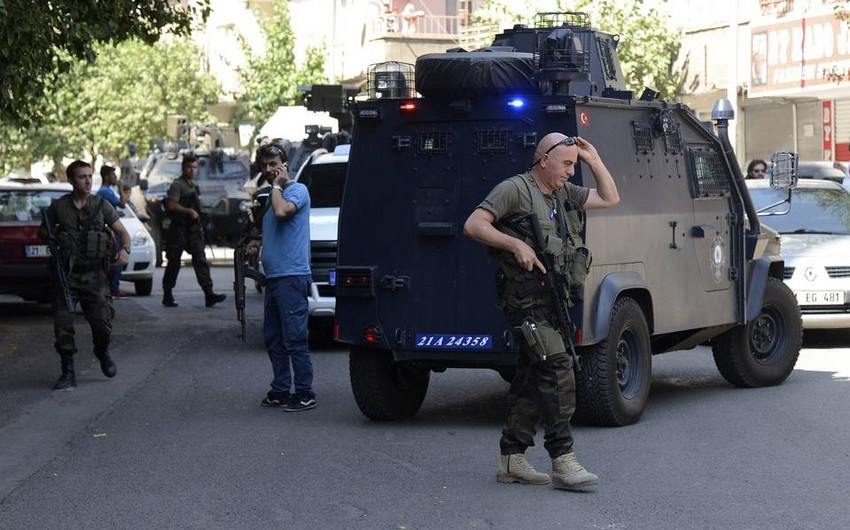 Turkish police conduct anti-terror raids in Ankara