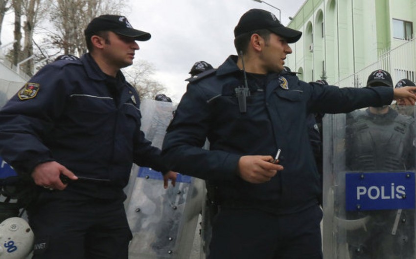 В Стамбуле обезвредили бомбу, найденную у офиса газеты Star