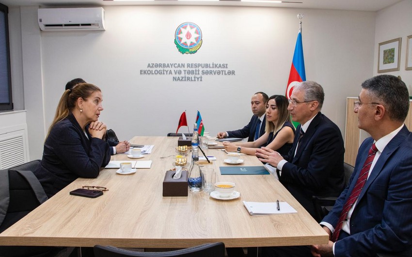 Muxtar Babayev albaniyalı nazirlə iqlim dəyişmələri sahəsində gələcək əməkdaşlığı müzakirə edib