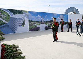 Leadership of Azerbaijan Defense Ministry visits Victory Park on Remembrance Day