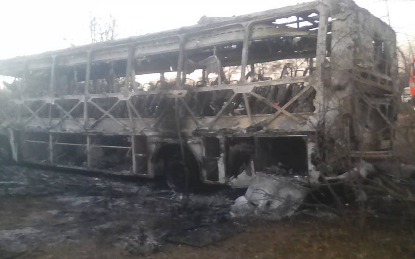 Zimbabvedə avtobus partlayıb, 40 nəfər ölüb - FOTO