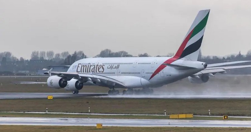 Emirates приостановило регистрацию вылетающих из аэропорта Дубая из-за погоды