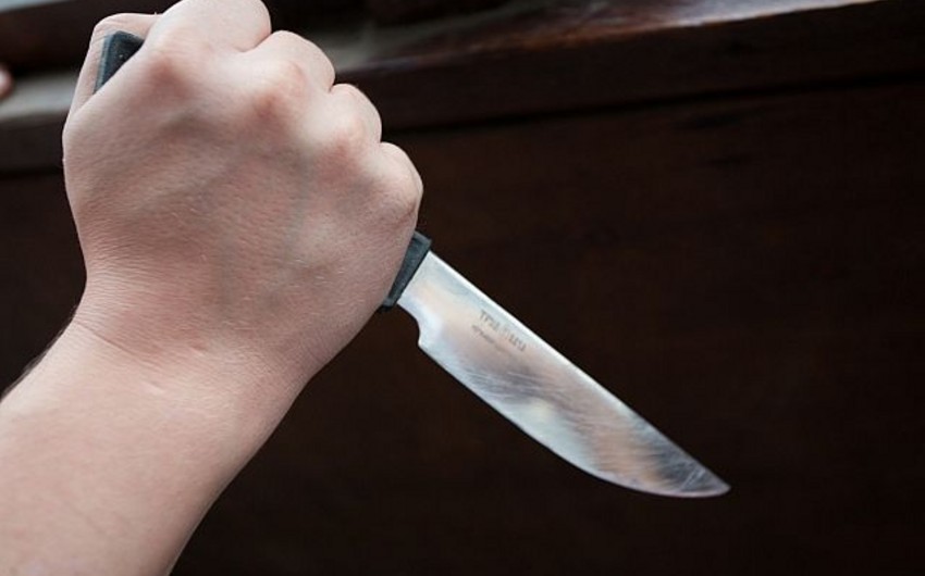 В Баку 28-летнего парня ранили ножом