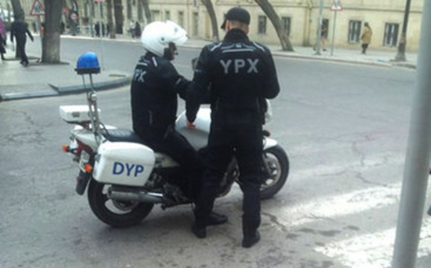 ​В Баку произошло ДТП с участием мотоцикла дорожно-патрульной службы