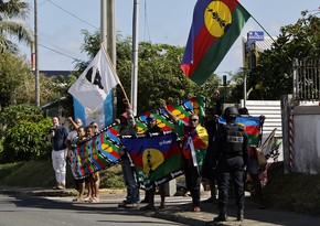 Clashes between protesters and police reignite in New Caledonia