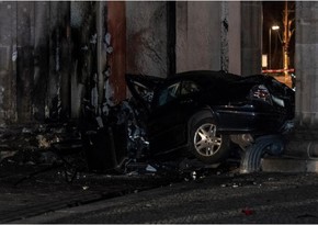В Берлине автомобиль врезался в Бранденбургские ворота, погиб водитель