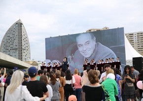 Heydər Əliyev Mərkəzinin parkında “Uşaq festivalı” təşkil olunub
