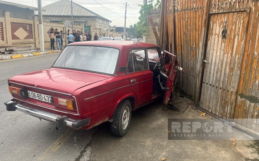 В тяжелом ДТП в Агсу погиб пассажир, водитель госпитализирован