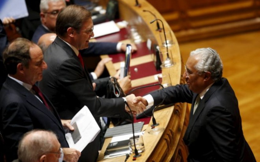 Социалисты сместили правительство Португалии