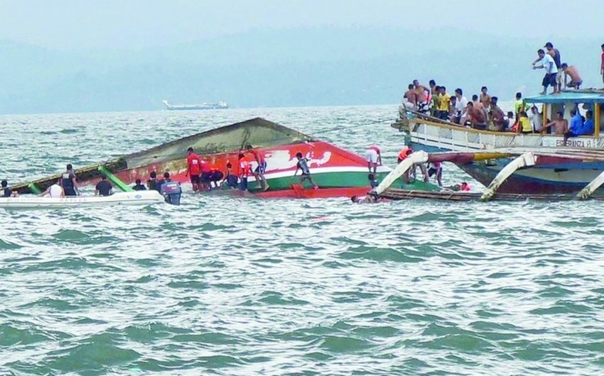 20 people feared dead as boat capsizes in India