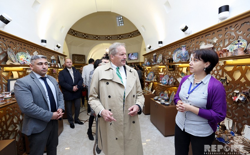 US Ambassador visits trade and exhibition center ABAD - PHOTO