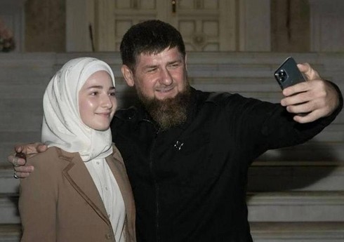 Дочь Рамзана Кадырова награждена медалью "За заслуги перед Чечней"