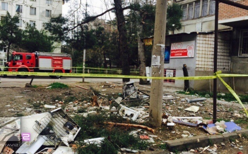 В Тбилиси в результате взрыва в жилом доме погибла женщина, ранены три человека