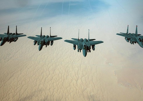СМИ: Истребители ВВС США находятся в небе над Ираком и Иорданией