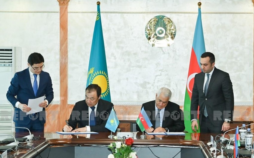 Azerbaijan, Kazakhstan sign deal on logistics, implementation of joint projects