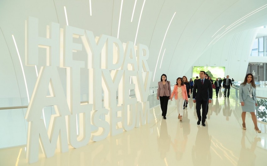 Председатель Сената Италии побывала в Центре Гейдара Алиева