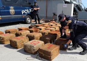 İspaniya polisi balıqçı gəmisindən bir ton kokain ələ keçirib