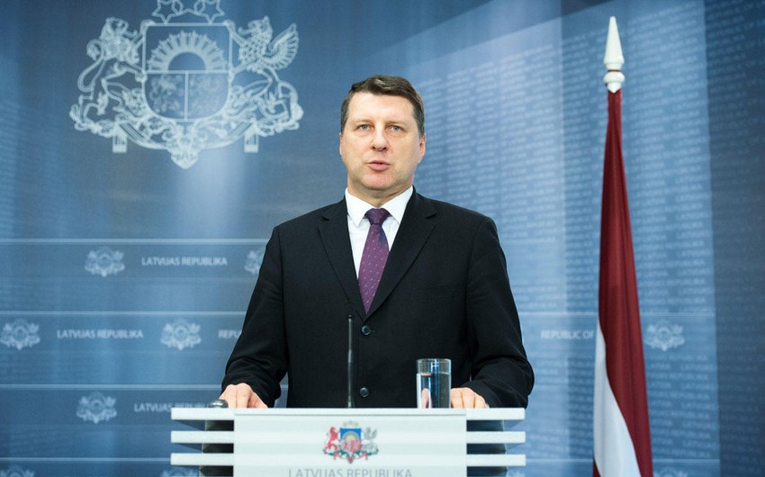 Бывший президент Латвии посетит Азербайджан